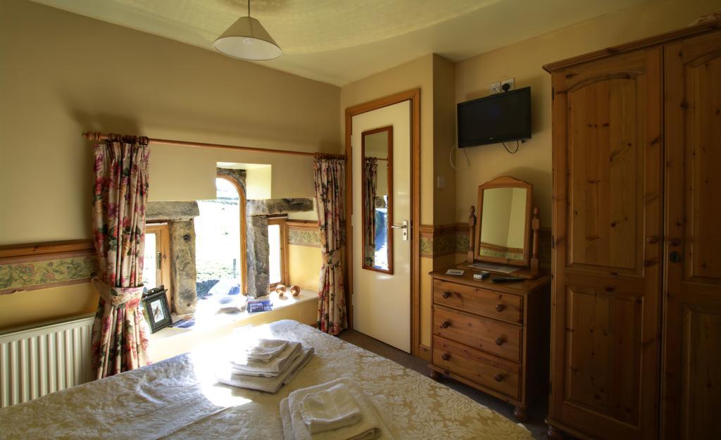 The Hare And Hounds Country Inn Hebden Bridge Room photo